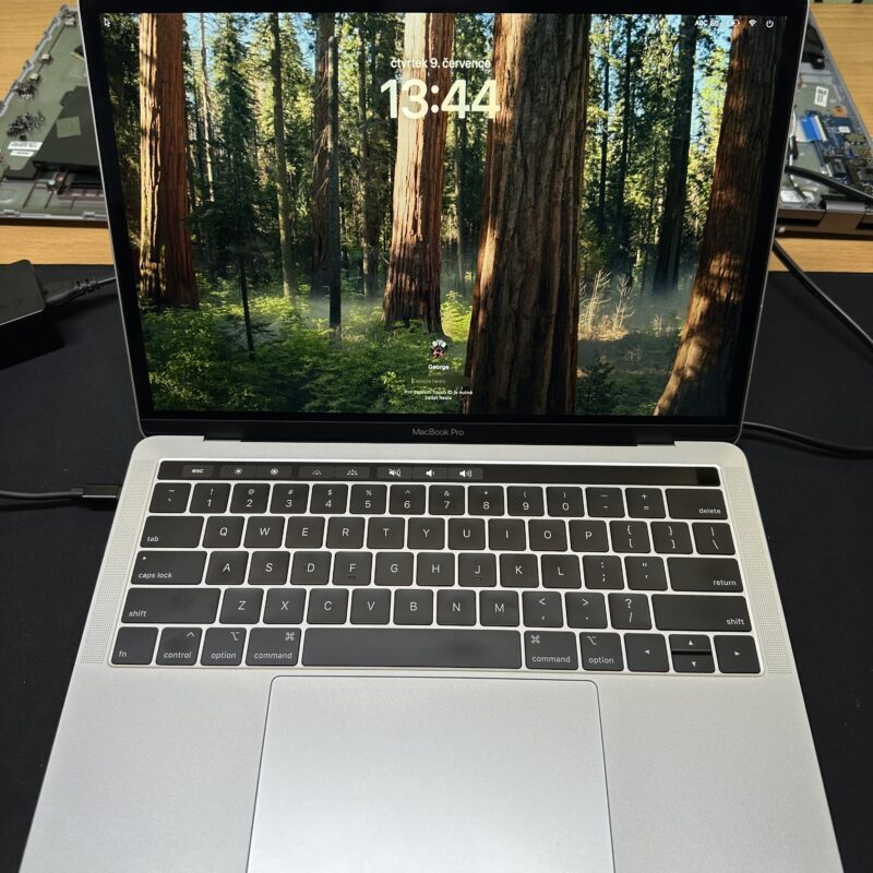 Apple MacBook Pro 13